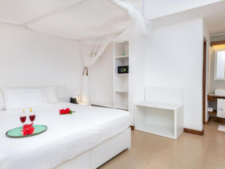 Sandies Boabab Beach Resort 