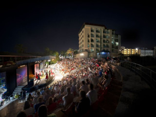 MC MAHBERI BEACH HOTEL
