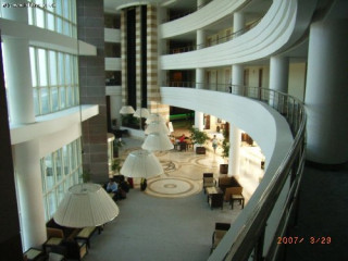THE MAXIM RESORT HOTEL