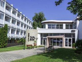 2D RESORT and SPA cm