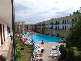 AMFORA BEACH