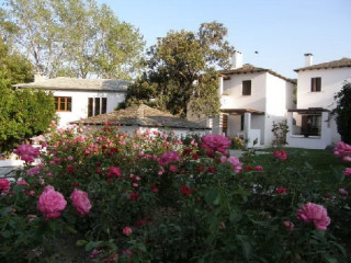 Aeolos studios & apartments