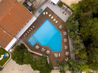 Zoe Hotel