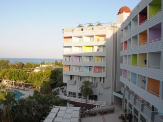 MERIDIA BEACH HOTEL