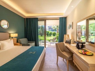 Almyros Beach Resort Spa