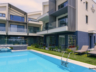 Serenity Suites, Nikiti
