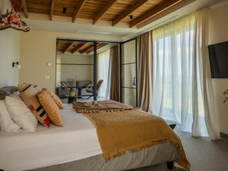 The Pines Bucegi Lodge..