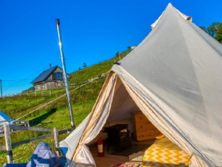 Ursa Mica Glamping Resort (Sirnea)..