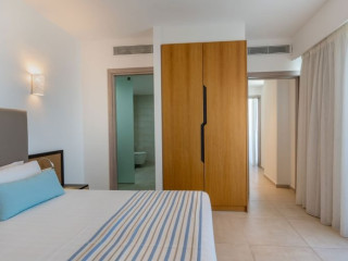 Minos Aparthotel and Suites
