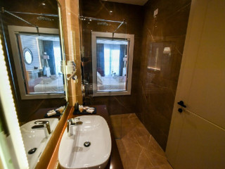Iliad Hotel (Durres)