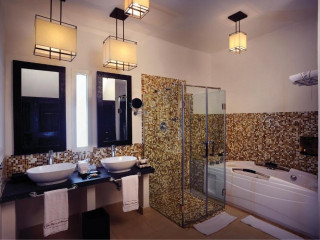 EMERALD DREAM OF ZANZIBAR, Mahonda