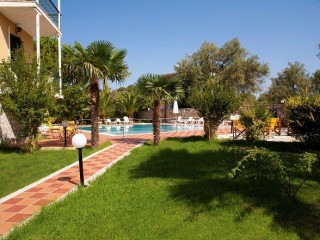 Adani Hotel (Tsoukalades)