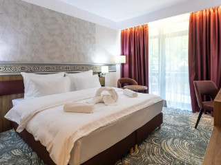 . Hotel Crystal