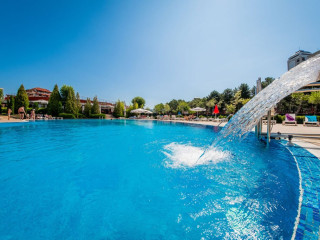 Green Fort Noks Apartments