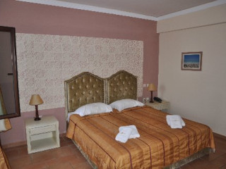 Tesoro Hotel (Nikiana) (F)