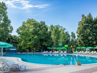 2D RESORT and SPA cm