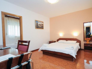 Hotel Mb (Budva)