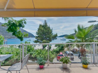 ROUDA BAY BEACH HOTEL (Mikros Gialos - Poros) (F)