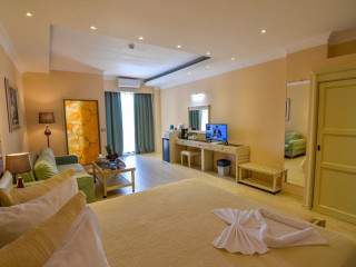 PHOENICIA LUXURY HOTEL