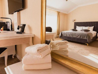 4Cardinals Hotel ..