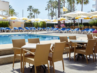 Universal Hotel Bikini