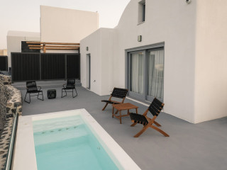 Uranides Villas Santorini