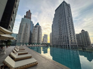 URBANA SATHORN (SHA)
