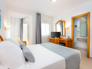 Valentin Reina Paguera - Only Adults