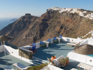 Vallas Apartments & Villas Santorini