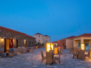 Varos Village Hotel & Traditional Residences