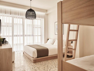 Vasi Hotel