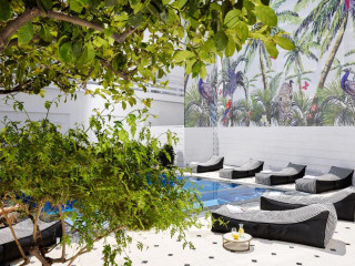 Vasia Boulevard Hotel