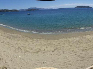Vassilias Beach Hotel