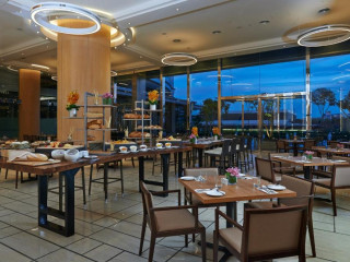 VE Hotel & Residence