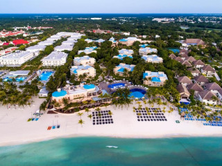 Royal Hideaway Playacar