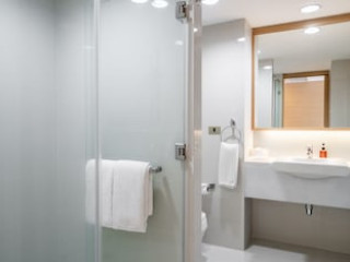 VELA DHI GLOW PRATUNAM