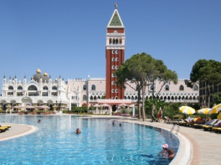 Venezia Palace