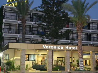 Veronica Hotel