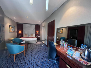 Versailles by Vieras Hotel