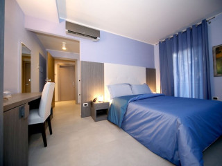 VICTORIA HOTEL