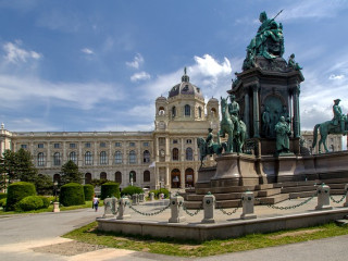 VIENA- PRAGA si Castelele BOEMIEI 3*