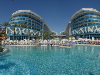 Vikingen Infinity Resort & Spa