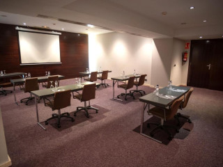 Ascot Hotel