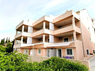 Villa Ana Apartments