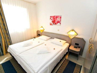 Villa Ana Apartments