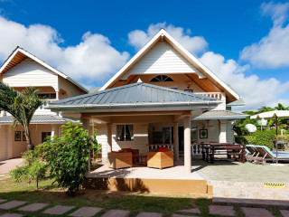 Villa Aya