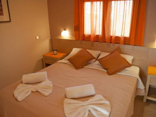 Villa Decauville Studios & Apartments