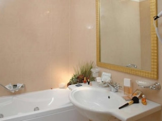 VILLA GLORI by 4L COLLECTION HOTELS