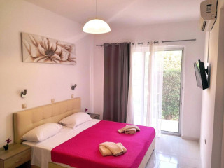 Villa Maroula Apartments
