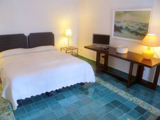 VILLA SAN GENNARIELLO B&B